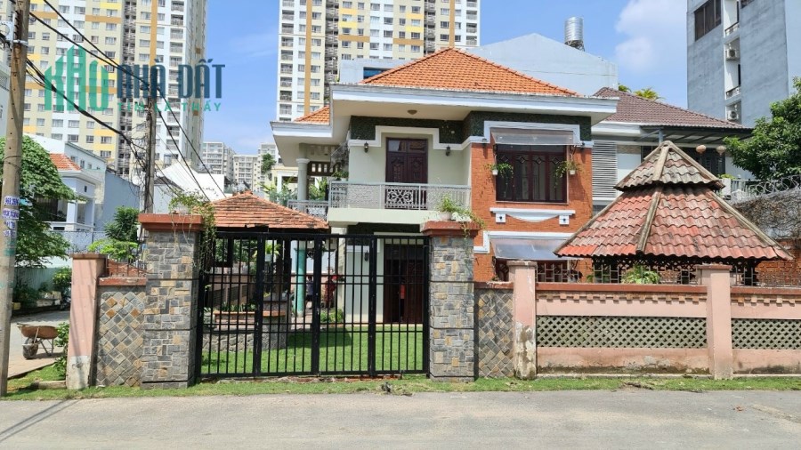 Bán nhà MT đường số 64, P. Thảo Điền, Quận 2, giá: 37,9 tỷ.