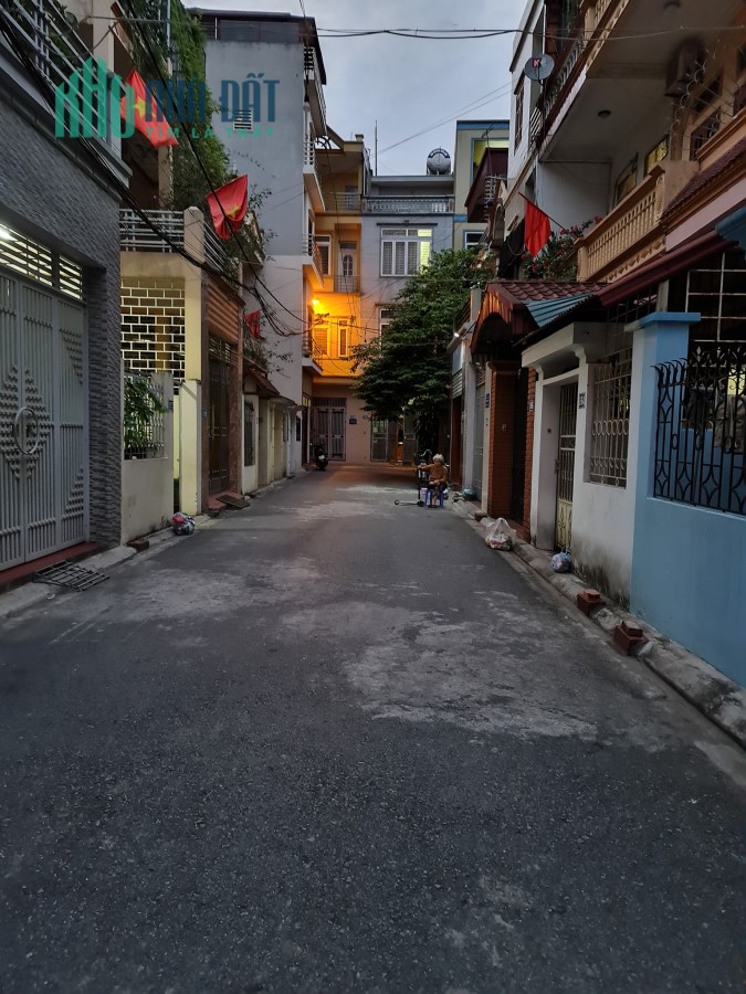 CHÍNH CHỦ BÁN GẤP NHÀ PHỐ VŨ XUÂN THIỀU. QUẬN LONG BIÊN. 64 M2 - 3 TẦNG - 4,5 TỶ - 0976005168.