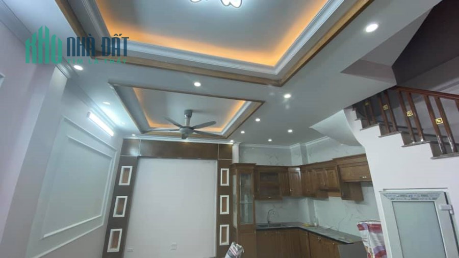Bán nhà riêng Giải Phóng, ô tô đỗ sát nhà, 38mx5T, mặt tiền 5.2m, 4.45 tỷ.