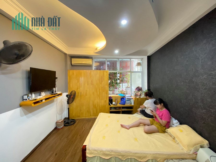 BÁN NHÀ ĐÊ LA THÀNH, CHỈ NHỈNH 2 TỶ CÓ NHÀ SIÊU ĐẸP Q. ĐỐNG ĐA