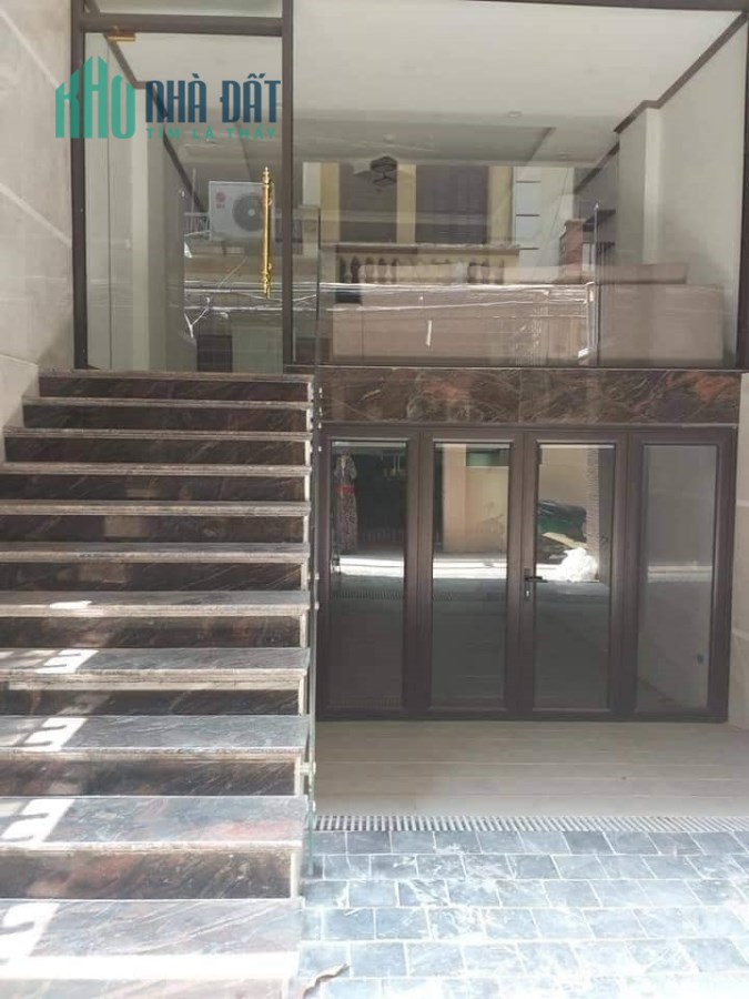 Bán tòa 10 tầng thang máy phố Đào Tấn 105m2. Giá: 23.5 tỷ