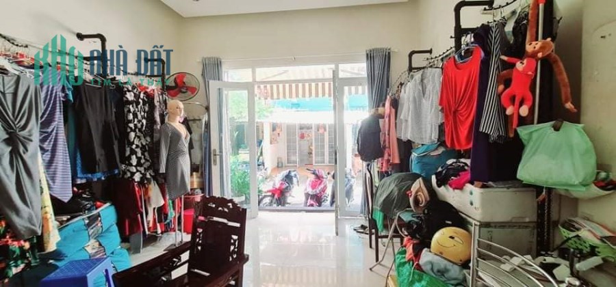 Bán nhà Tân Phước, quận 10, hẻm xe hơi, 50m, giá 5 tỷ 6, liên hệ Phục: 0933233236.