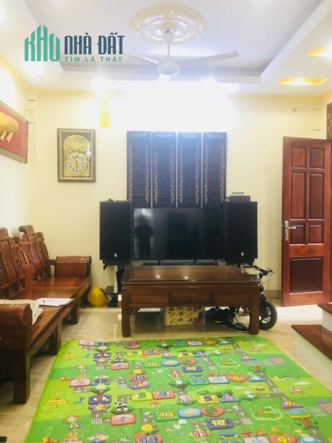 Bán nhà cạnh phố Ngọc Lâm, nhà kinh doanh onlnine đỉnh,65m,4 tầng,3.9 tỷ.Lh:0989126619.