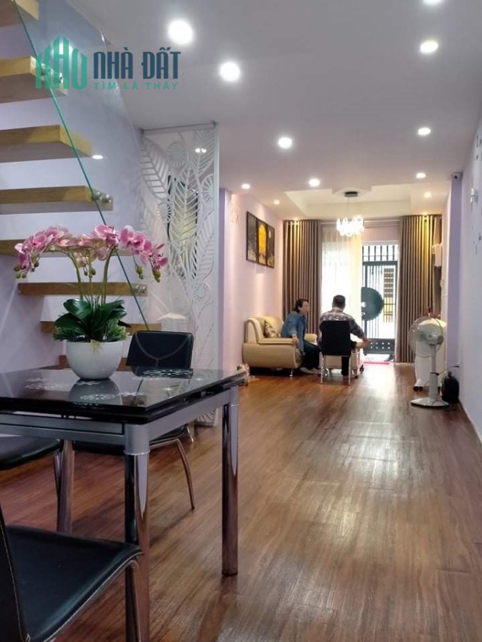 Bán nhà đẹp quận 10, Lê Hồng Phong, tặng nội thất, 60m, giá 6 tỷ 8, liên hệ Phục: 0933233236.