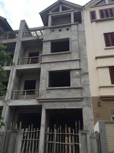 Bán  shop house tiện KD,mở Cty,2 ô tô đỗ cửa tại Thạch Bàn,Long Biên rộng 92m2 mà chỉ hơn 6 tỷ.
