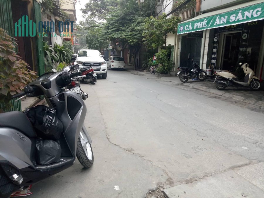 Phố Bạch Đằng Hoàn Kiếm, dt 100m, 4 tầng, mt hơn 8m, giá 7 tỷ.