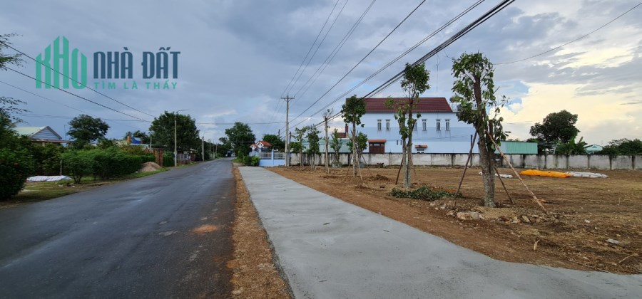 Kẹt tiền cần bán gấp lô đất nằm trên mặt tiền đường Sông Xoài giá 1.5tỷ, 150m2, thổ cư lớn
