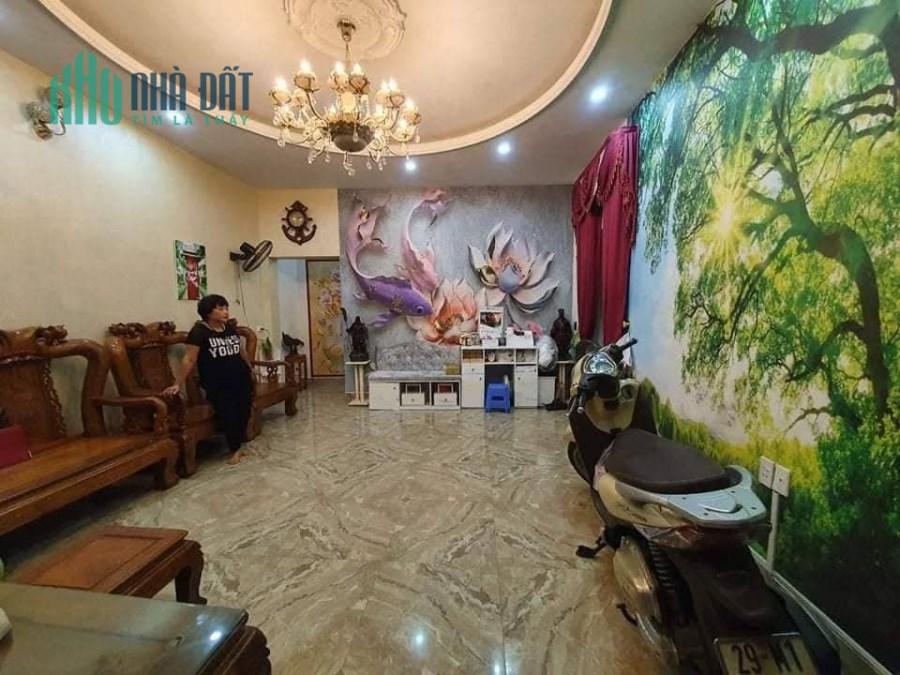 Hơn 2 tỷ phố Phúc Tân Hoàn Kiếm, dt 56m, 3 tầng, mt 5m.