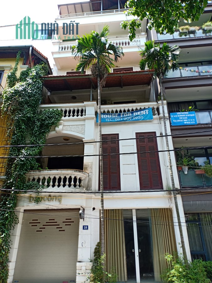 Chính chủ bán nhà mặt phố Giải Phóng gần Bến xe Giáp Bát 140m, 14 tỷ.