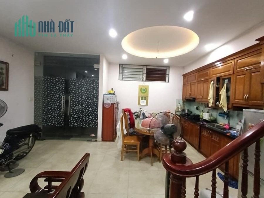 bán nhà Nguyễn Trãi 46mx4 tầng 4.2 tỷ Thanh Xuân, sát royal city, gần ngã tư sở