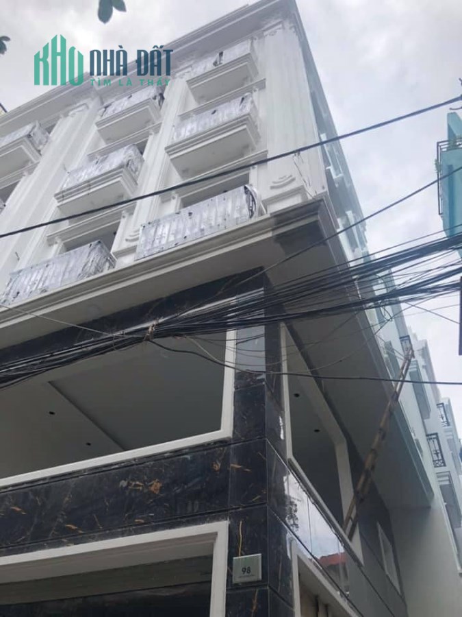 Nhà đẹp phố trung tâm quận Long Biên, vị trí đẹp, ô tô vào nhà, giá chỉ 5,2 tỷ.