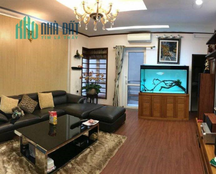 Bán nhà 4 tầng diện tích 39m2, gần phố ngõ nông Ngã Tư Sở