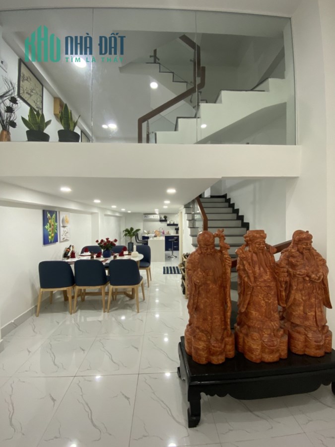 Cần bán nhà mặt tiền Thích Quảng Đức, phường 4, Phú Nhuận