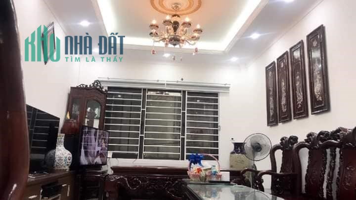 NHỈNH 3 TỶ NHÀ MỚI Ở NGAY LẠC LONG QUÂN