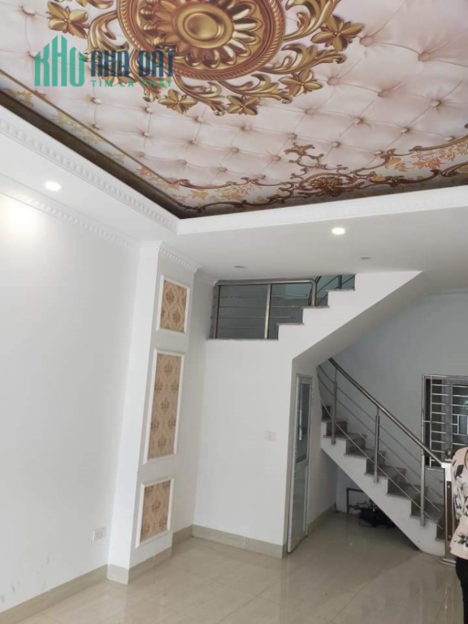 Bán nhà Thạch Bàn 5 tầng ô tô đỗ cửa giá chỉ 2.2 tỷ(có gia lộc).