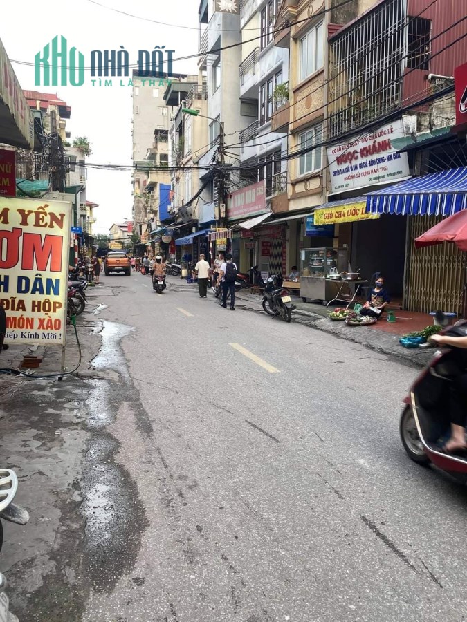 Bán nhà mặt phố Quận Hai Bà Trưng. DT: 142m2 x MT 10m Giá: 17tỷ