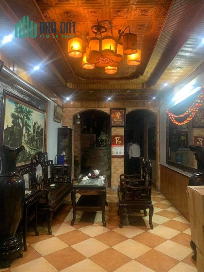 Bán nhà Nguyễn Sơn,đường nhựa,ô tô tránh 75m,3 tầng,giá 5,35 tỷ.