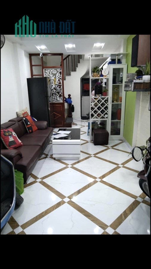 Bán Nhà Lĩnh Nam 1tỷ2, 25m2, 4 Tầng, Mt 3.2m, Sổ Đỏ, ôtô 40m. LH: 0395291861