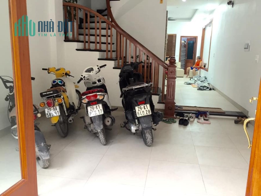 Bán nhà 5 tầng phố Hồng Tiến-có thang máy-ô tô vào nhà-tròn 7.5 tỷ