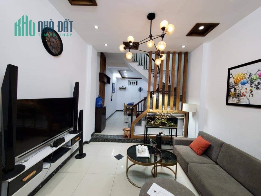 Cần bán nhà HỒNG MAI diện tích39 m2 ,5tầng, giá dưới 4 tỷ.