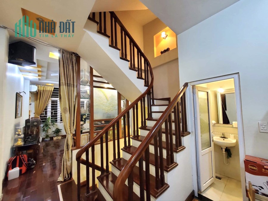 Tân Mai 36m2-4 Tầng-4 Ngủ-Giá 2tỷ25-Ôtô 30m-Xe Ba Gác Đỗ Cửa-Nhà Dân Tự Xây.