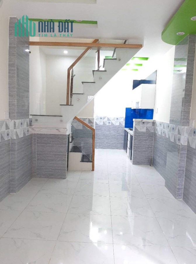 Cần bán gấp nhà hẻm mới, 3 tầng, Huỳnh Thiện Lộc Tân Phú chỉ 3,2 tỷ. TL