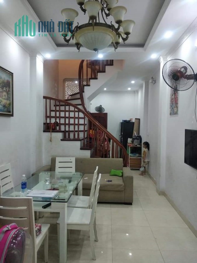 BÁN CỰC PHẨM HOÀNG NGÂN; 5 TẦNG LÔ GÓC, MORNING ĐỖ CỬA - 7 CHỖ CÁCH 15M; 4.2 TỶ LH: 0898599969