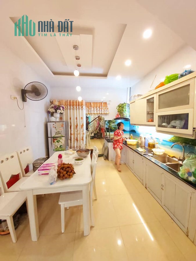 Bán Nhà Nguyễn Khuyến Văn Quán Hà Đông 40m 5 tầng 2.75 tỷ. LH 0977189998