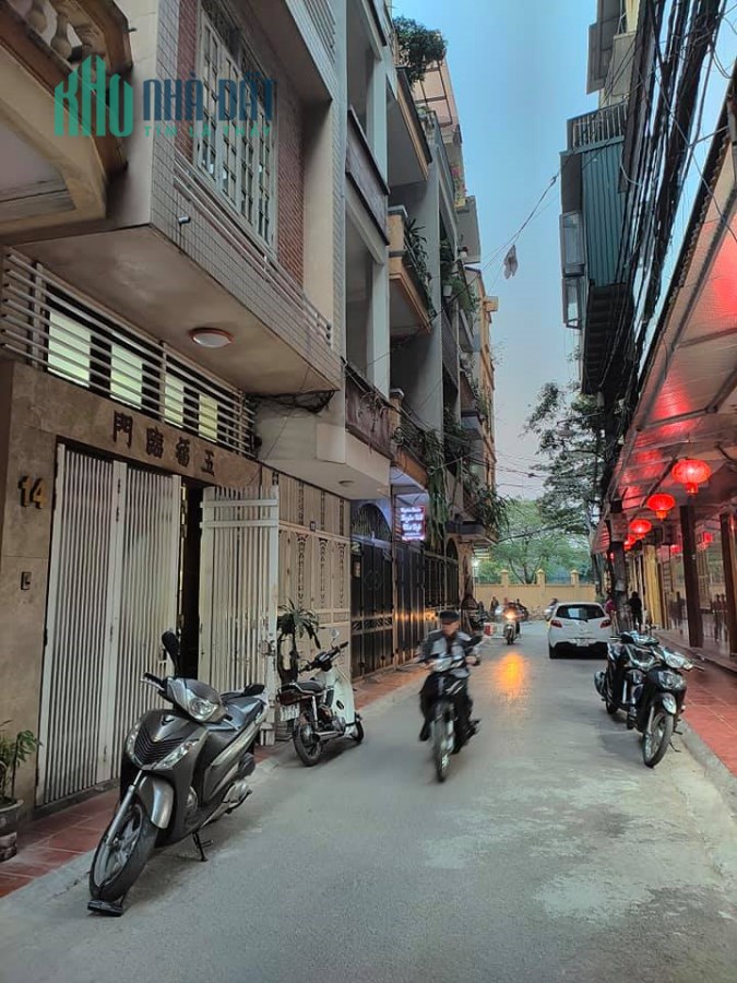 Tuyệt vời an sinh! ô tô vào nhà, 49m2, Đường 800a, Cầu Giấy 9.2 tỷ.