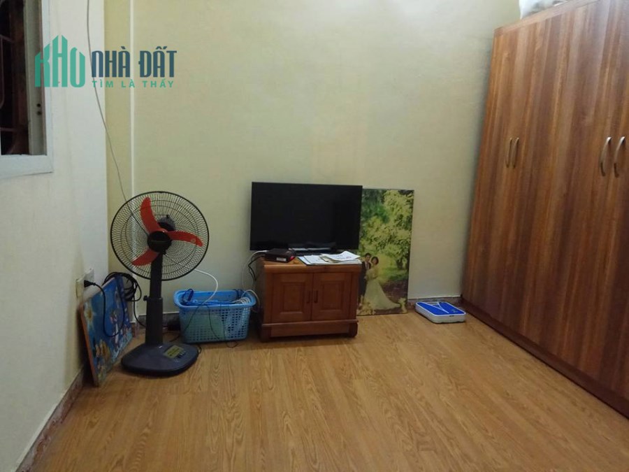 Nhỉnh 1 tỷ có ngay nhà lô góc 26m2 ở Phố Hồng Mai.