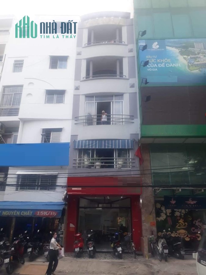 Bán gấp nhà hai mặt tiền Hoàng Việt, phường 4, Tân Bình