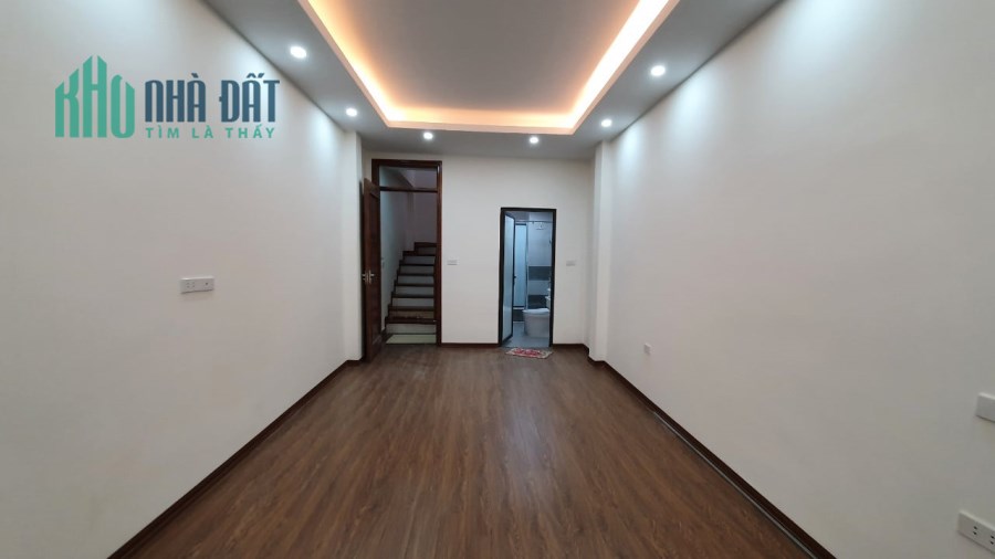 Bán nhà Ngõ 467 – Lĩnh Nam, 40m2x5tầng, MT3.8m, giá 2.7 tỷ