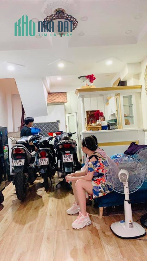 Chủ bán nhà Thích Quảng Đức quận Phú Nhuận DT36m, ngang 4,3m, giá 4,7 tỷ.
