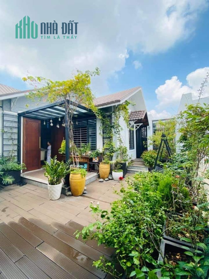 Bán PENTHOUSE 206M2, Phường 9, Quận 4. Giá Chỉ 7 Tỷ.
