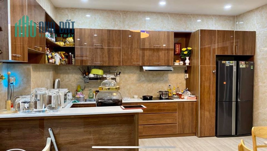 Cơ hội đến! Nhà đẹp 3 tầng – diện tích rộng rãi – full nội thất – chỉ 11 tỷ
