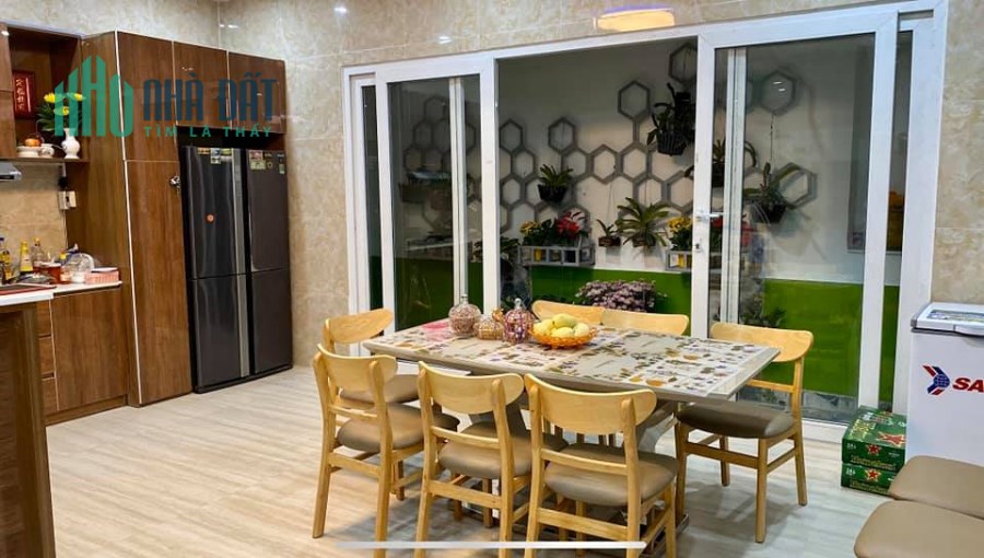 Chủ nhà cần tiền bán rẻ nhà 3 tầng, Huỳnh Đình Hai, tặng nội thất, chỉ còn 9,5 tỷ