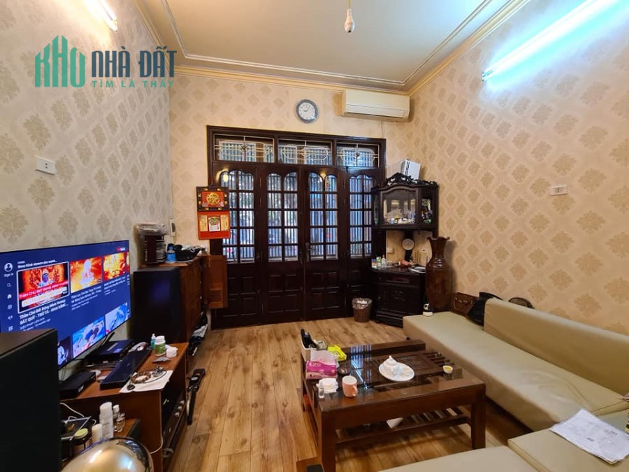 KD, ÔTÔ TRÁNH, VỈA HÈ, TẶNG NỘI THẤT, MẶT TIỀN 4M, Ở LUÔN.