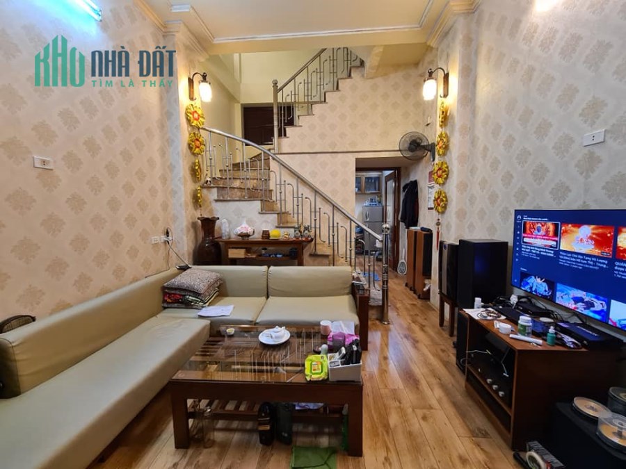 HOT…HOT…TẶNG NỘI THẤT - PHỐ NGỌC LÂM, 37M2, 4T, MT4M, Ở LUÔN.