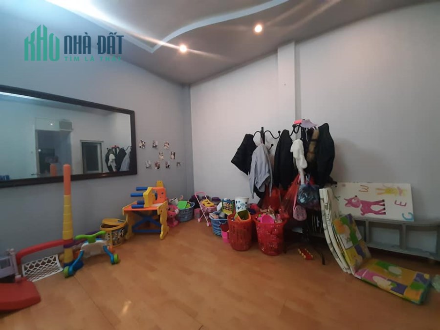 BÁN NHÀ PHỐ NGUYỄN THÁI HỌC, HOÀN KIẾM, 30M RA PHỐ, NGÕ THÔNG, 30M, 3 TỶ 7. LH 0945262238