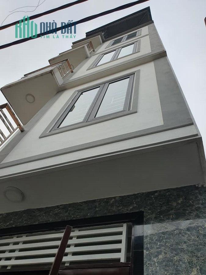 Bán nhà phố Giáp Nhị- Hoàng Mai, 31m2 x 5 tầng = 2.95 tỷ. Chợ + Ủy Ban Phường đầu ngõ