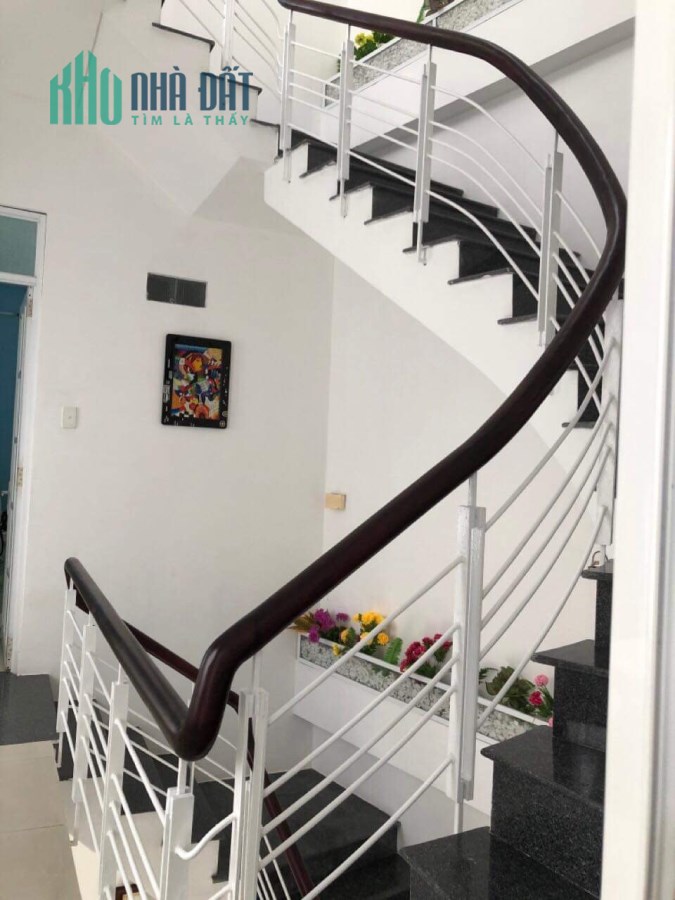 Bán nhà 3 tầng 3 mê đúc chắc chắn kiệt ô tô thông suốt đường Nguyễn Văn Linh.