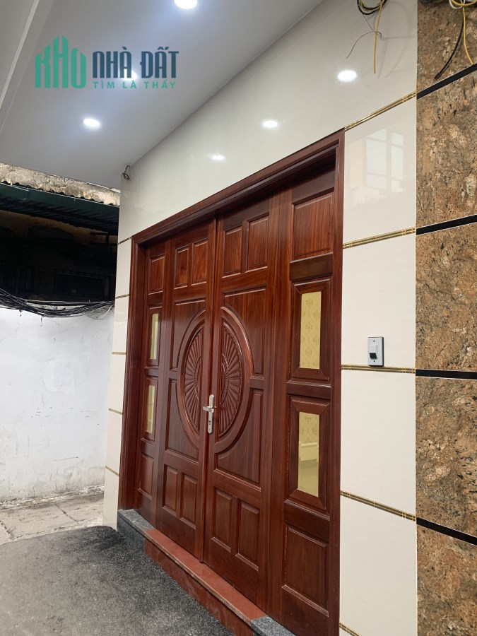 Gấp. Nhà mới 5 tầng, diện tích 40m, mặt tiền 4m, giá 4.8 tỷ. Thành Công thông Láng Hạ. Q.Ba Đình.