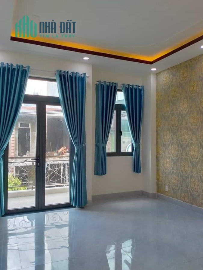 Nhà lầu hơn 100m2 sử dụng bán 4 tỷ, 3 tầng nở hậu Tân Sơn Nhì