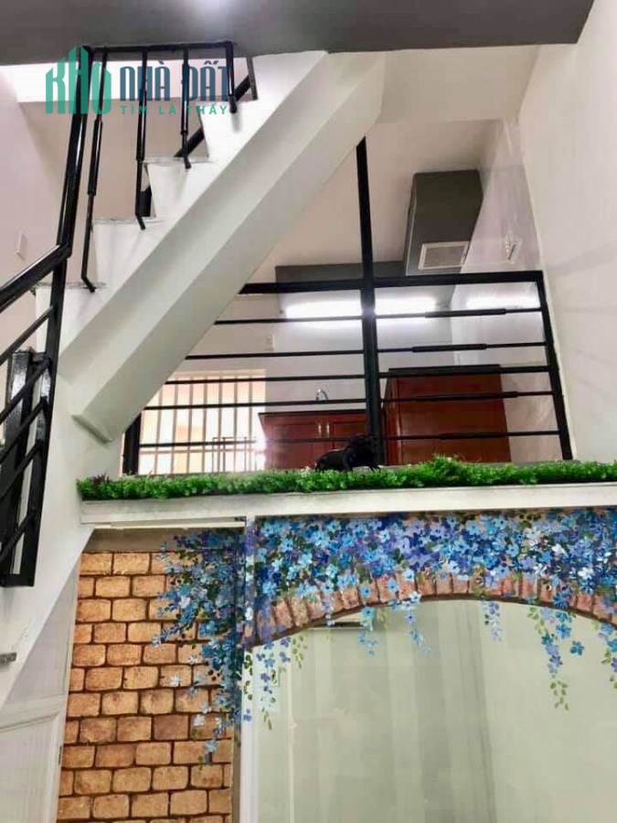 Bán nhà  HXH, nở hậu, 4 tầng Hoàng Việt 68m2 Tân Bình 2.6 tỷ