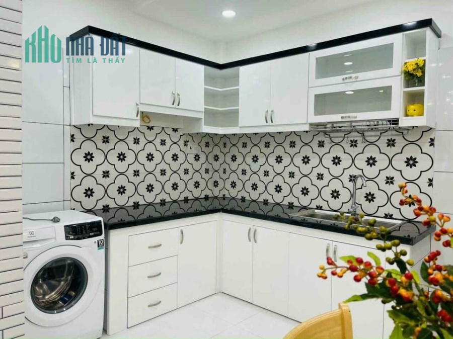 Bán nhà có sổ đỏ đường Sư Vạn Hạnh, Quận 10 giá rẻ, 46m2 gần Vạn Hạnh Mall