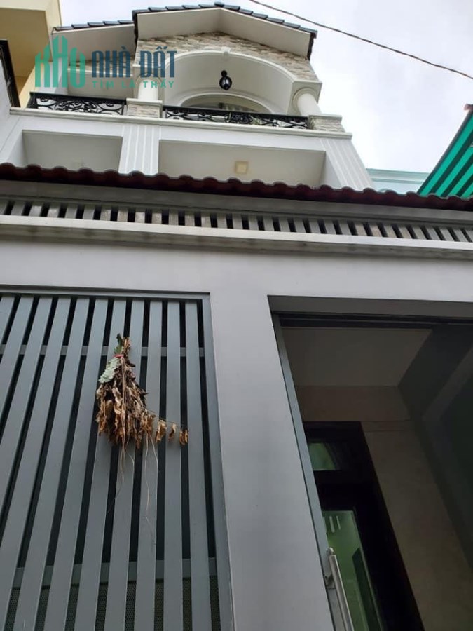 Biệt thự Quận 3 65m2 3 tầng cao giá 8 tỷ sát mặt tiền Nguyễn thông