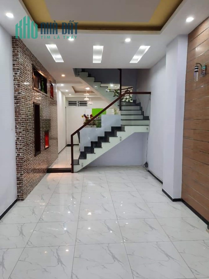 Bán nhà quận 10, đường 3/2, 40m2, 2 tầng, chỉ nhỉnh  4 tỷ , LH: 0933233236.