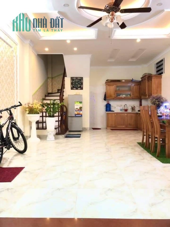 BÁN NHÀ RIÊNG TẠI NGUYỄN TRÃI, THANH XUÂN, 4 TẦNG, MT 3.5M, NGÕ 3M GẦN Ô TÔ GIÁ CHỈ HƠN 2 TỶ