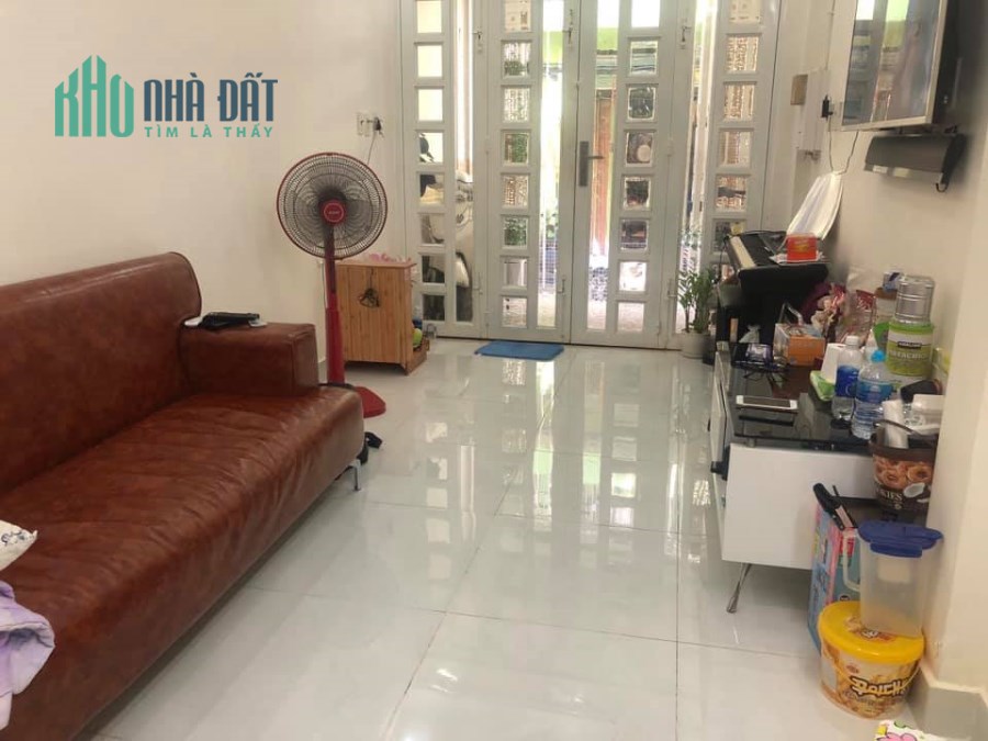 Bán nhà đường Nguyễn Trãi Quận 1, DT 30m, 2 tầng, Giá 4,1 tỷ.