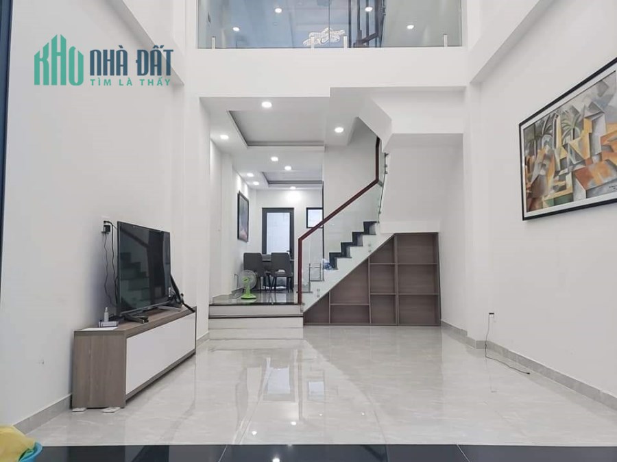 Cần bán gấp HXH quận 10, đường 3/2, nhà rất đẹp, 5 tầng- 55m2, chỉ 12 tỷ , LH: 0933233236.